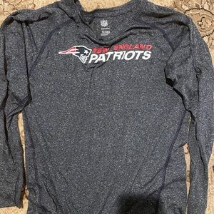 Boys M (10-12) New England Patriots long sleeve tshirt